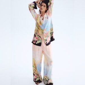 H&M Printed Pink/hummingbird Pull On Pants Size Small NWT